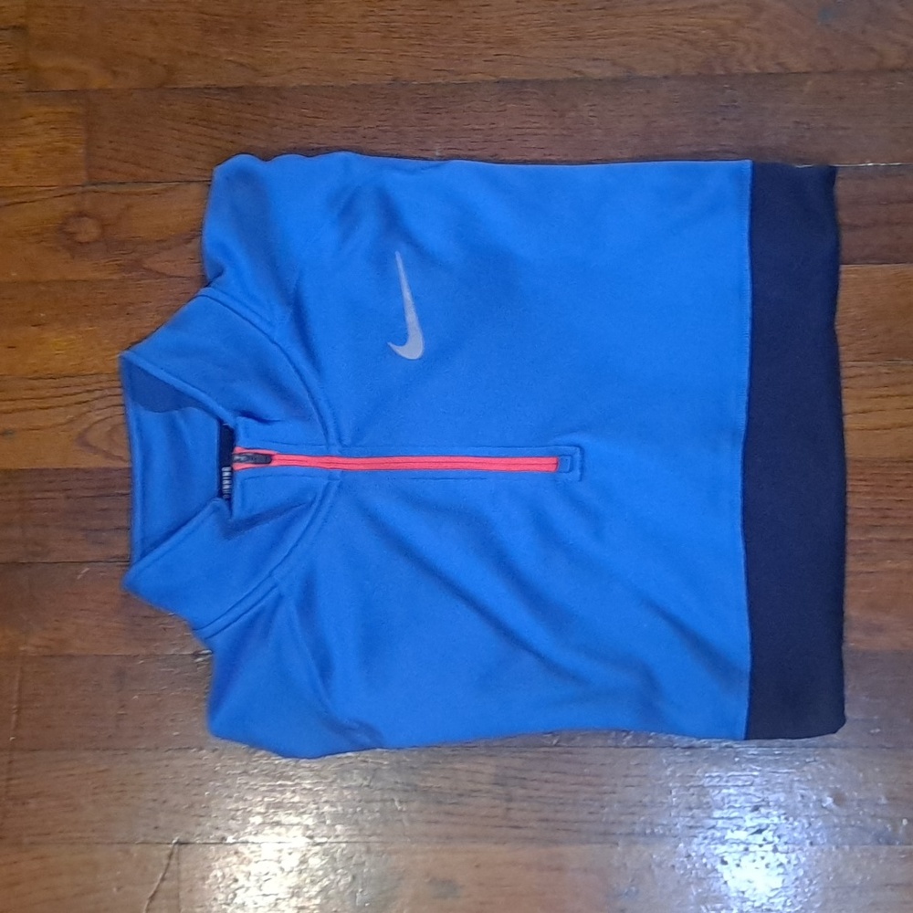 Nike Pullover shirt